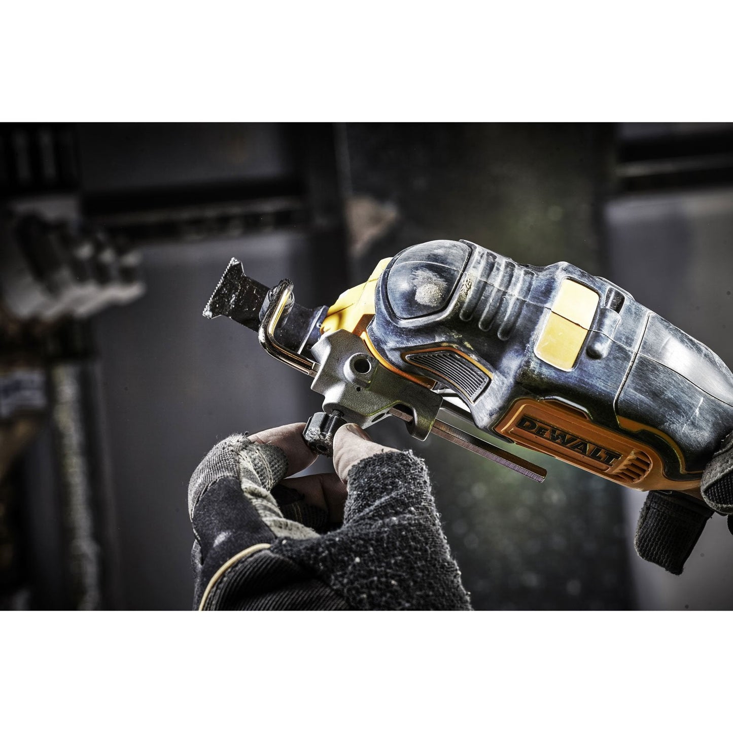 Dewalt DCS355M1-GB 18V Li-Ion Cordless Brushless Oscillating Multi-Tool